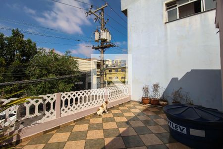 Casa à venda com 290m², 3 quartos e 2 vagas Casa à venda com 290m², 3 quartos e 2 vagasVaranda