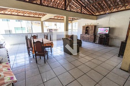 Casa à venda com 350m², 3 quartos e 4 vagasEsapaço gourmet / sala