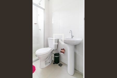 Banheiro de apartamento para alugar com 2 quartos, 43m² em Santa Branca, Belo Horizonte