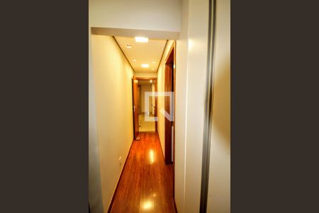 Corredor de apartamento à venda com 4 quartos, 119m² em Buritis, Belo Horizonte