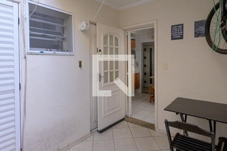 Casa de condomínio à venda com 97m², 3 quartos e 2 vagasQuintal