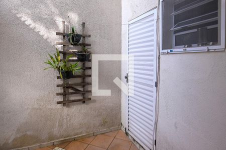 Casa de condomínio à venda com 97m², 3 quartos e 2 vagasQuintal