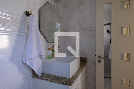 Casa de condomínio à venda com 97m², 3 quartos e 2 vagasBanheiro da Suíte