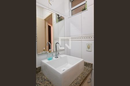 Casa de condomínio à venda com 97m², 3 quartos e 2 vagasBanheiro 02