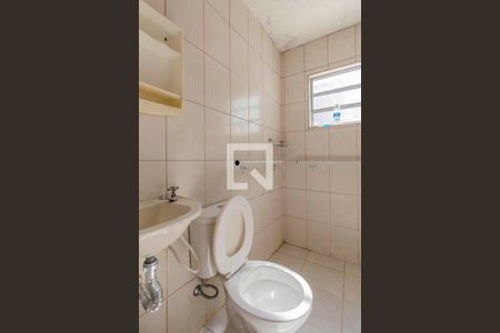 Banheiro  de casa para alugar com 1 quarto, 40m² em Vila Granada, São Paulo