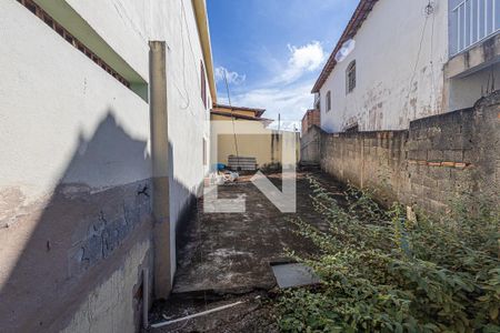 Casa à venda com 610m², 3 quartos e 7 vagas Casa à venda com 610m², 3 quartos e 7 vagasQuintal