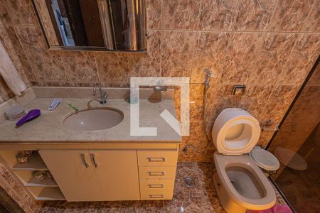 Casa à venda com 610m², 3 quartos e 7 vagas Casa à venda com 610m², 3 quartos e 7 vagasBanheiro social