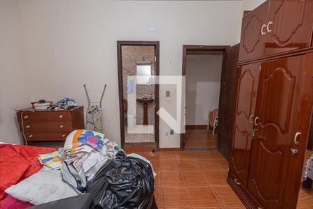 Casa à venda com 610m², 3 quartos e 7 vagas Casa à venda com 610m², 3 quartos e 7 vagasQuarto 1 / suíte