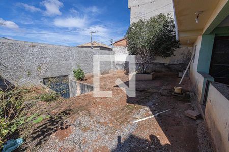 Casa à venda com 610m², 3 quartos e 7 vagas Casa à venda com 610m², 3 quartos e 7 vagasQuintal