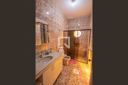 Casa à venda com 610m², 3 quartos e 7 vagas Casa à venda com 610m², 3 quartos e 7 vagasBanheiro social