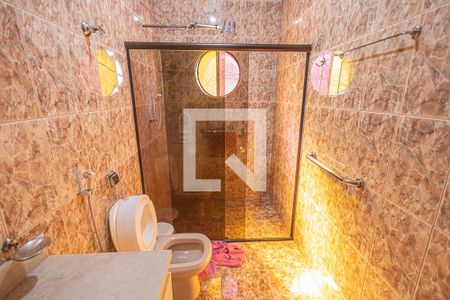 Casa à venda com 610m², 3 quartos e 7 vagas Casa à venda com 610m², 3 quartos e 7 vagasBanheiro social