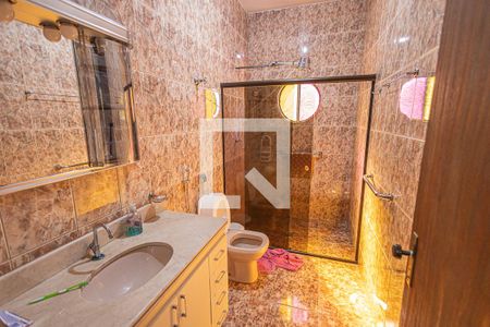 Casa à venda com 610m², 3 quartos e 7 vagas Casa à venda com 610m², 3 quartos e 7 vagasBanheiro social