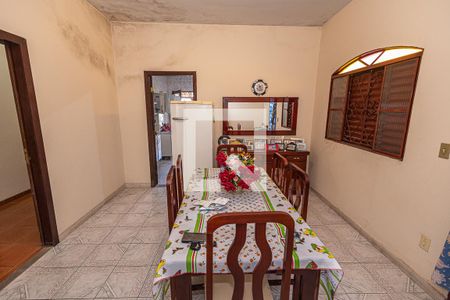 Casa à venda com 610m², 3 quartos e 7 vagas Casa à venda com 610m², 3 quartos e 7 vagasCopa