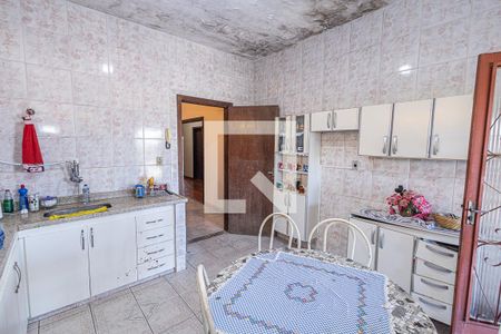 Casa à venda com 610m², 3 quartos e 7 vagas Casa à venda com 610m², 3 quartos e 7 vagasCozinha