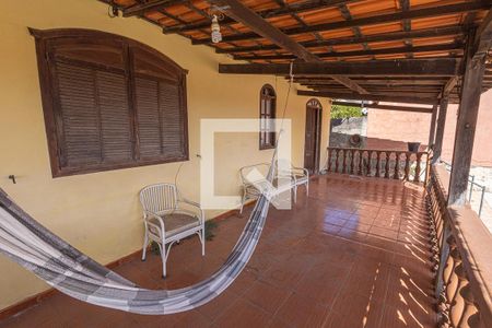 Casa à venda com 610m², 3 quartos e 7 vagas Casa à venda com 610m², 3 quartos e 7 vagasVaranda