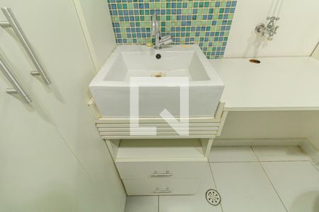 Banheiro de kitnet/studio para alugar com 1 quarto, 37m² em Santa Cecília, São Paulo