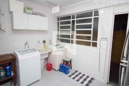 Casa à venda com 650m², 4 quartos e 3 vagas Casa à venda com 650m², 4 quartos e 3 vagasLavanderia