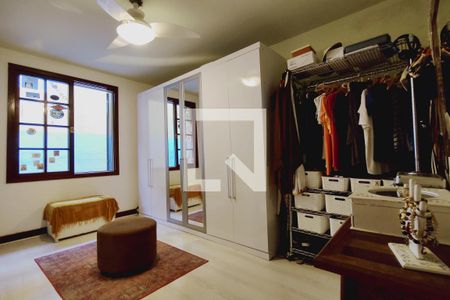 Casa à venda com 650m², 4 quartos e 3 vagas Casa à venda com 650m², 4 quartos e 3 vagasQuarto 2