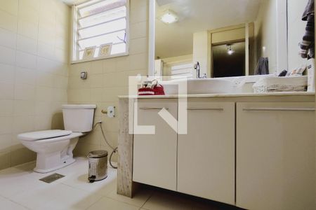 Casa à venda com 650m², 4 quartos e 3 vagas Casa à venda com 650m², 4 quartos e 3 vagasBanheiro Social