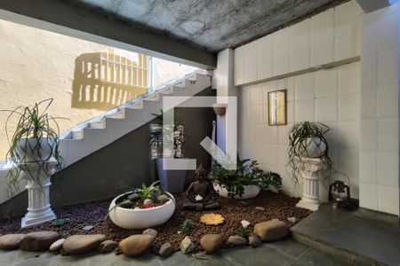 Casa à venda com 650m², 4 quartos e 3 vagas Casa à venda com 650m², 4 quartos e 3 vagasGaragem