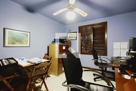 Casa à venda com 650m², 4 quartos e 3 vagas Casa à venda com 650m², 4 quartos e 3 vagasQuarto 4