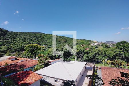 Casa à venda com 650m², 4 quartos e 3 vagas Casa à venda com 650m², 4 quartos e 3 vagasVista