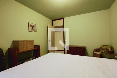 Casa à venda com 650m², 4 quartos e 3 vagas Casa à venda com 650m², 4 quartos e 3 vagasQuarto 3