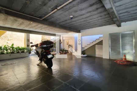 Garagem de casa à venda com 4 quartos, 650m² em Jacarepaguá, Rio de Janeiro