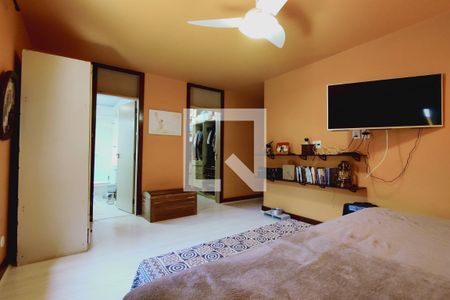 Casa à venda com 650m², 4 quartos e 3 vagas Casa à venda com 650m², 4 quartos e 3 vagasQuarto 1 - Suíte
