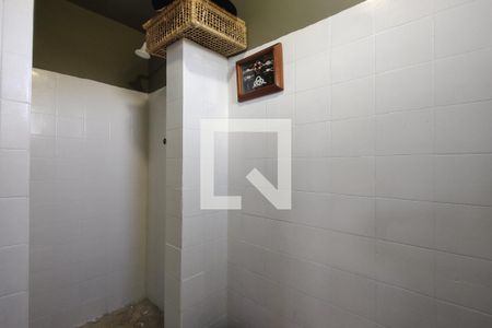 Casa à venda com 650m², 4 quartos e 3 vagas Casa à venda com 650m², 4 quartos e 3 vagasBanheiro
