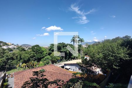 Casa à venda com 650m², 4 quartos e 3 vagas Casa à venda com 650m², 4 quartos e 3 vagasVista