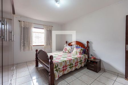 Quarto 1 de casa à venda com 2 quartos, 167m² em Jardim Ocara, Santo André