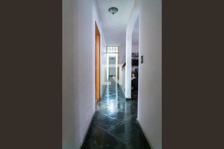 Casa à venda com 306m², 6 quartos e 3 vagasCorredor