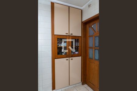 Casa à venda com 306m², 6 quartos e 3 vagasCozinha - Armários