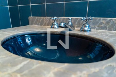 Casa à venda com 306m², 6 quartos e 3 vagasBanheiro do Salão Detalhe