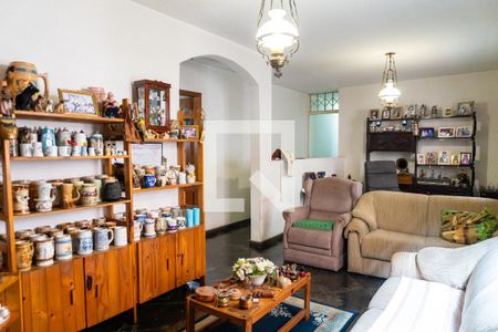 Sala de TV de casa à venda com 6 quartos, 306m² em Vila Alexandria, São Paulo