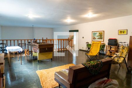 Casa à venda com 306m², 6 quartos e 3 vagasSalão