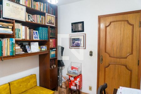 Casa à venda com 306m², 6 quartos e 3 vagasQuarto