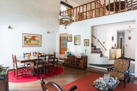 Sala de casa à venda com 6 quartos, 306m² em Vila Alexandria, São Paulo