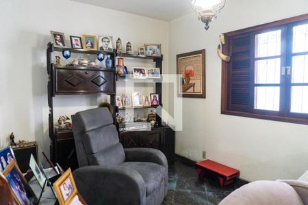 Sala de TV de casa à venda com 6 quartos, 306m² em Vila Alexandria, São Paulo