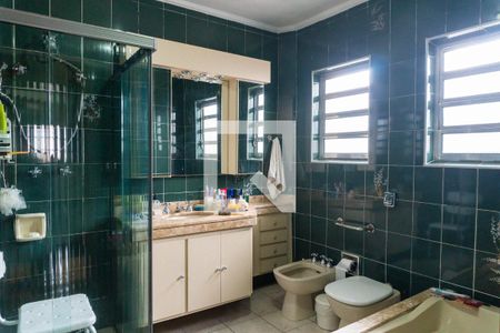 Casa à venda com 306m², 6 quartos e 3 vagasBanheiro da Suíte 1