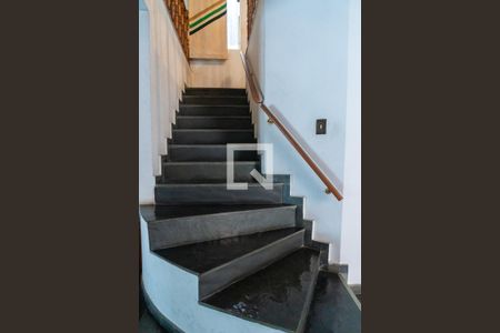 Casa à venda com 306m², 6 quartos e 3 vagasEscada