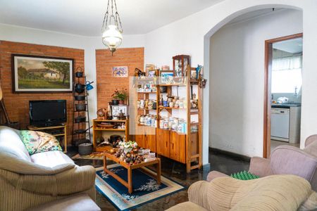 Sala de TV de casa à venda com 6 quartos, 306m² em Vila Alexandria, São Paulo
