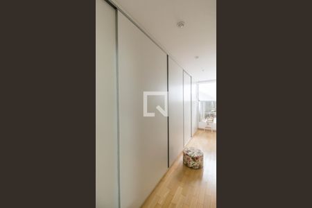 Casa de condomínio à venda com 1100m², 5 quartos e 6 vagasCloset da suíte