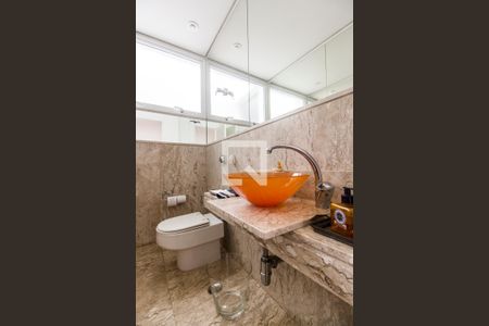 Casa de condomínio à venda com 1100m², 5 quartos e 6 vagasLavabo