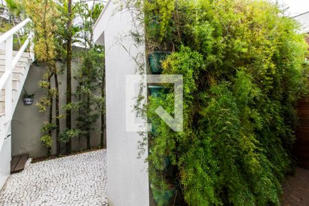 Casa de condomínio à venda com 1100m², 5 quartos e 6 vagasQuintal