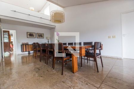 Casa de condomínio à venda com 1100m², 5 quartos e 6 vagasSala