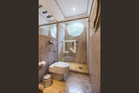 Casa de condomínio à venda com 1100m², 5 quartos e 6 vagasBanheiro da Suíte 1