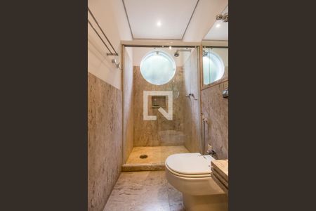 Casa de condomínio à venda com 1100m², 5 quartos e 6 vagasDetalhe do Banheiro da Suite