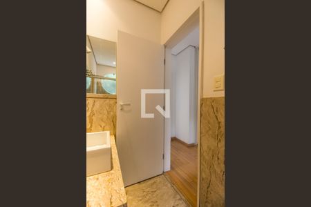 Casa de condomínio à venda com 1100m², 5 quartos e 6 vagasBanheiro da Suíte 2